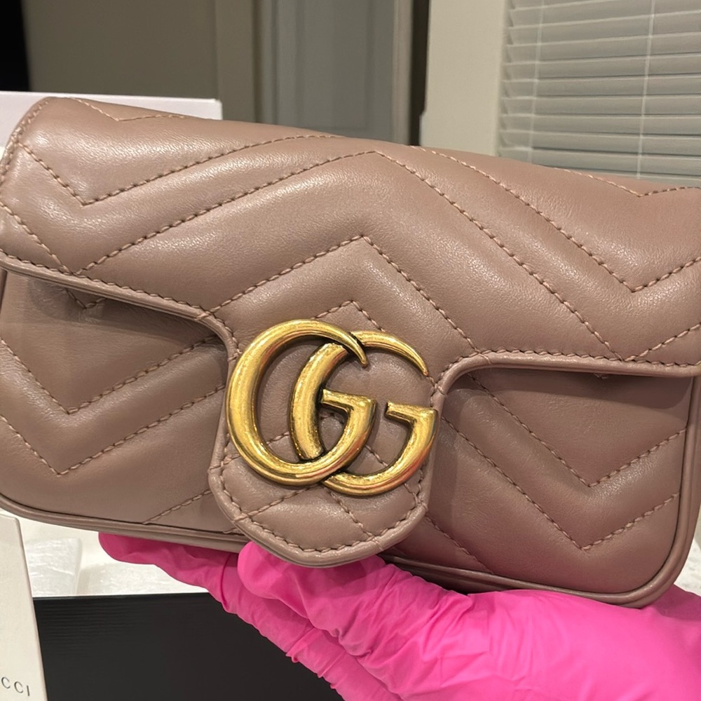 GG Marmont matelassé leather super mini bag